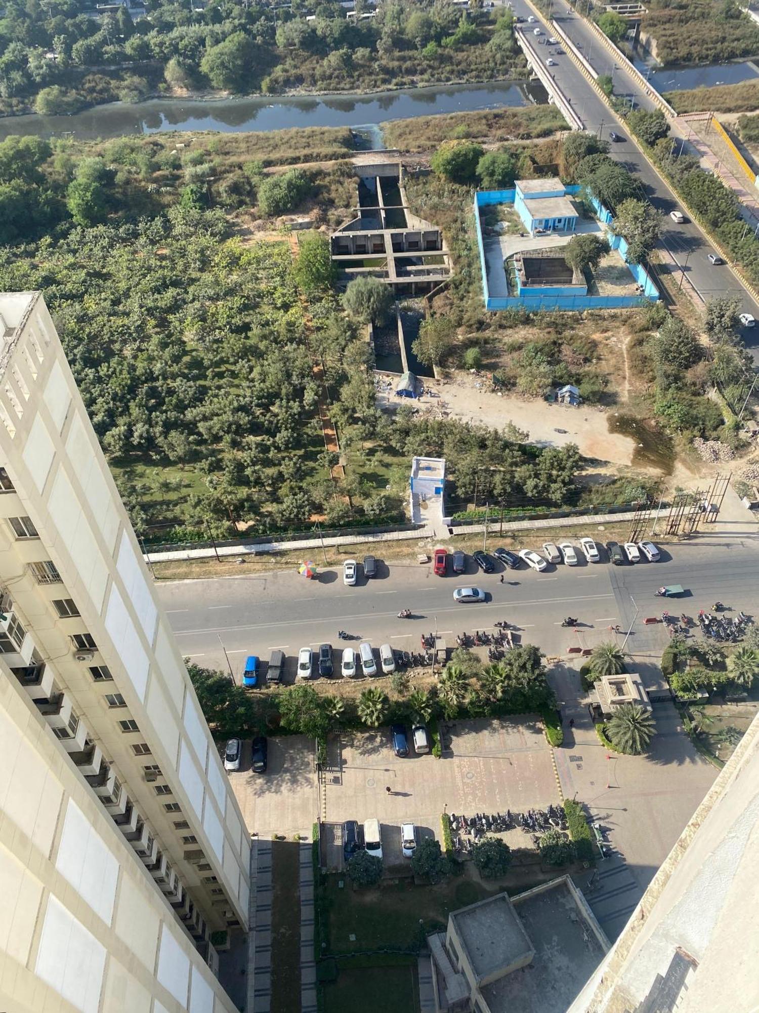 Dolce Dwell 27Th Floor Apartment Noida Exterior photo